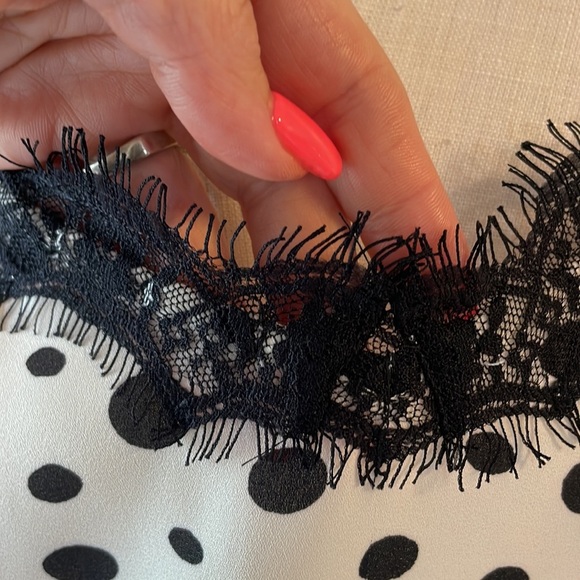 Bar III plus women’s polka dot camisole / tank eyelash lace neckline wht blk 1X - Picture 3 of 12